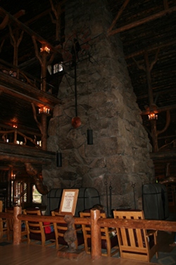 Old faitfull inn Yellowstone